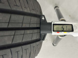 夏タイヤの残り溝は5.1mmです。スリップラインからは3.6mmとなっております。