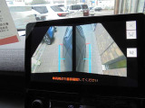 ☆両サイドビューです!左右両サイドに設置されたカメラからの映像を表示し、車両側方の安全確認や狭い小路での接触回避などの操作を補助するモードです。