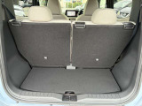 後部座席を倒すと、広々空間♪荷物もたくさん収納可能です!