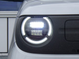 ★LEDヘッドライト搭載★ 白っぽく光る明るく省電力なLEDライト!先進的な白い輝きでフロントフェースを引き締めます☆