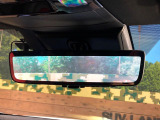 【デジタルインナーミラー】後席の大きな荷物や同乗者で後方が確認しづらい時でも安心!カメラが撮影した車両後方の映像をルームミラー内に表示。クリアな視界で状況の確認が可能です!