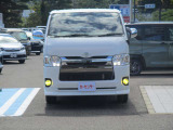 この度は当店のお車をご覧いただき誠にありがとうございます。販売、整備、保険、ロードサービス、油圧ホース制作、その他、お気軽にご相談ください。人気車のハイエースバン4WD入庫しました♪