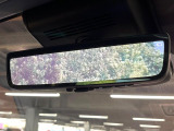 【デジタルインナーミラー】後席の大きな荷物や同乗者で後方が確認しづらい時でも安心!カメラが撮影した車両後方の映像をルームミラー内に表示。クリアな視界で状況の確認が可能です!