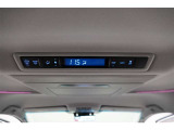 リヤエアコンがあるだけで、車内の空調環境がまるで違います。特に真夏のドライブでの快適に過ごしていただけます。
