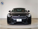 ☆BMWの代名詞とも言える【キドニーグリル】一目見ただけでBMW車であると認識できる確固たるアイコンとして存在感を放ちます☆