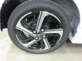 お洒落は足元から♪純正アルミホイール装着です!