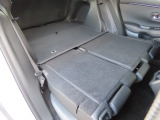 リヤシートを倒すとこんなに広いスペースが生まれます