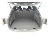 広々としたラゲージスペースを備えています。大きなものや長さのある荷物もしっかりと積み込めます。