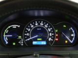 とっても見やすいメーターです。夜間時はラグジュアリーな気分にさせてくれる照明が魅力ですので、夜のドライブも楽しみになりますよ♪