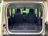 普段のお買い物や通勤、送迎等に十分な荷室スペースを確保しております。セカンドシートを倒すと、大きな荷物の積載も可能です♪