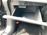 グローブボックスも大きく使いやすいです。