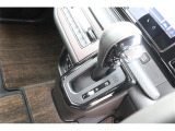 シフト操作がしやすく快適なドライブをお楽しみいただけます。