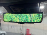 【デジタルインナーミラー】後席の大きな荷物や同乗者で後方が確認しづらい時でも安心!カメラが撮影した車両後方の映像をルームミラー内に表示。クリアな視界で状況の確認が可能です!