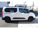 ご遠方のお客様への販売実績も積重ねて参りました。一度も現車をご覧いただけなくても安心してご検討頂けるために、『テレビ電話』でのご対応や内装画像を添付など実施しております。