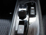 シフト廻り ドライブモード切り替え、オートホールド機能スイッチに電磁式パーキングブレーキ