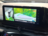 【アラウンドビューモニター】専用のカメラにより、上から見下ろしたような視点で360度クルマの周囲を確認することができます☆死角部分も確認しやすく、狭い場所での切り返しや駐車もスムーズに行えます。