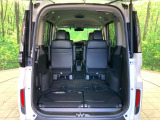 普段のお買い物や通勤、送迎等に十分な荷室スペースを確保しております。セカンドシートを倒すと、大きな荷物の積載も可能です♪