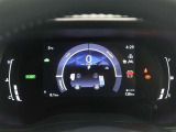 とっても見やすいメーターです。夜間時はラグジュアリーな気分にさせてくれる照明が魅力ですので、夜のドライブも楽しみになりますよ♪