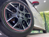 【純正16インチアルミホイール】外観にマッチした純正アルミホイールを装着しております。各種社外アルミホイールや、スタッドレスタイヤも取扱いしております。是非ご相談ください♪