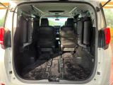 後席を格納すると、これだけの広さが!シーンに合わせたシートアレンジで、大きな荷物も積むことが出来ます♪