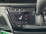 寒い日にあると嬉しいシートヒーター付きです。運転席だけではなく、助手席にも装備されているので、同乗される方も暖かくお過ごし頂けます。