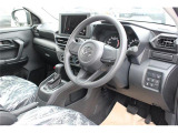 前席全体 目線も高く広い視界で安心して運転することができますね!