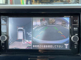 空から見ているような視点で周囲が確認できるアラウンドビューモニター。