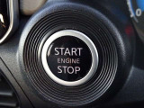 【プッシュスタート】キーが車内にあれば、エンジンの始動・停止はブレーキを踏んでスイッチを押すだけ!キーを取り出す手間を省き、ワンプッシュで操作するので簡単でスムーズ!