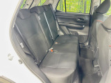 後部座席も気になるようなキズ・汚れやへたり等、大きなダメージはなく、良好な状態です。
