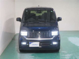 明度の高いLEDヘッドライトで、夜間の運転も安心です。