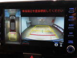バックガイドモニターで、後方を確認しながら安心して駐車することができます。運転初心者も熟練者も必須の機能ですよ!