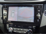 全周囲モニター付いています。駐車の時にどこまで行けるかな?とかちゃんと白線の中に収まってるかな?を解消してくれます