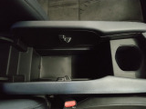アームレスト付きセンターコンソールです!