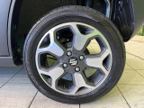 【純正15インチアルミホイール】外観にマッチした純正アルミホイールを装着しております。各種社外アルミホイールや、スタッドレスタイヤも取扱いしております。是非ご相談ください♪