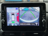 車両を上から見ているようなアラウンドビューモニターの映像をナビゲーション画面に映し出してくれるので、小さなお子様や障害物を確認できます。運転のしやすさはもちろん、事故防止にも役立ちます!