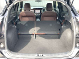 後部座席を倒すと少し長さのある荷物も積載することが出来ます。