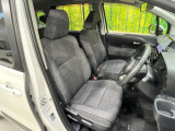 運転席シート廻りは使用感も少なく、良好な状態となっています。前オーナー様が丁寧に使っていたことがよくわかりますね。