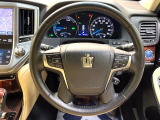 【純正革巻きステアリング】上質な革を使用することで、手にしっかり馴染みとても運転しやすいハンドルです♪