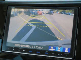 バックモニター付きでガイドラインがモニターに表示され、車庫入れや縦列駐車などの際に役立ちます!