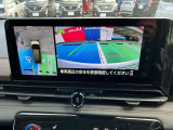 『アラウンドビューモニター』はスムーズな駐車と安全確認をサポートします。