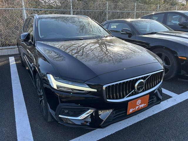 V60 アルティメット B4 ダーク エディション 禁煙車 黒革シート 純正9インチナビ