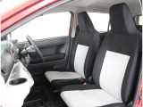 長時間の運転も疲れにくいフロントシート!体をしっかり支えてくれて運転がしやすい形状です!
