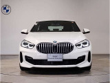 ☆BMWの代名詞とも言える【キドニーグリル】一目見ただけでBMW車であると認識できる確固たるアイコンとして存在感を放ちます☆