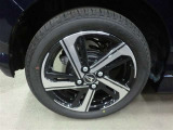 お洒落は足元から♪純正アルミホイール装着です!