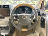 【純正革巻きステアリング】上質な革を使用することで、手にしっかり馴染みとても運転しやすいハンドルです♪