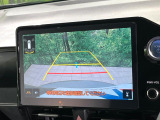 【バックカメラ】駐車時に後方がリアルタイム映像で確認できます。大型商業施設や立体駐車場での駐車時や、夜間のバック時に大活躍!運転スキルに関わらず、今や必須となった装備のひとつです!