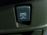 【POWEROUTLET】12V電源ソケットを設置しております。周辺機器の充電にご利用頂けます☆