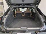 2列目シートを倒すと、大きな荷物の積載も可能です