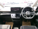 操作しやすい運転席廻り!操作パネルも使いやすい!!ドライブが楽しくなります!