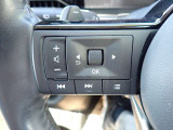 ステアリングスイッチが装備されておりステアリングから手を離す事無くオーディオ類の操作が可能ですので非常に便利です♪